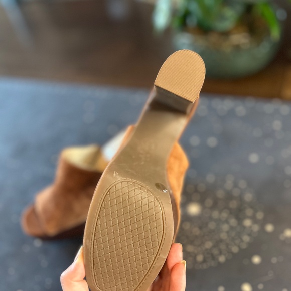 Jessica Simpson Brown Suede Wooden Platform Heels size 9 never worn - Picture 3 of 6